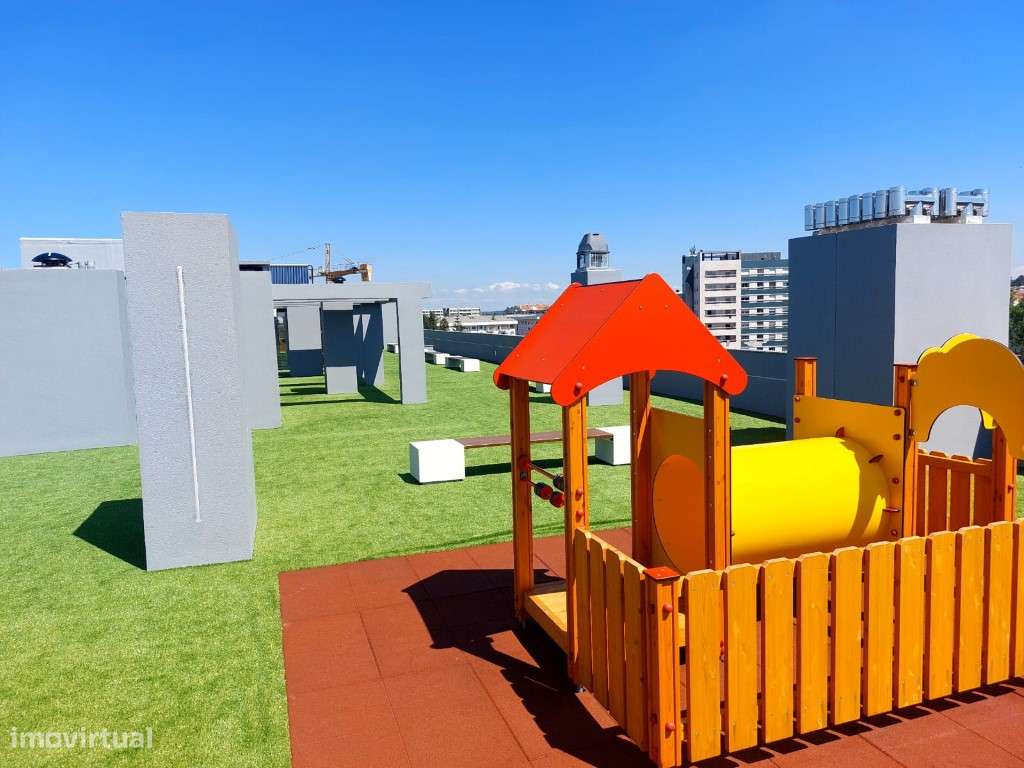 Apartamento T4 com 2 frentes, novo, com churrasqueira; piscina e pl...-14