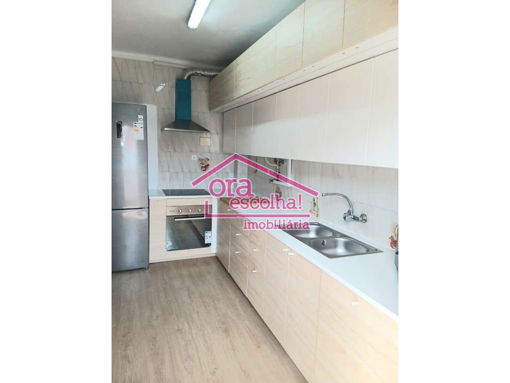 Excelente Apartamento T3 em 1º andar no Feijó! - Grande imagem: 2/16