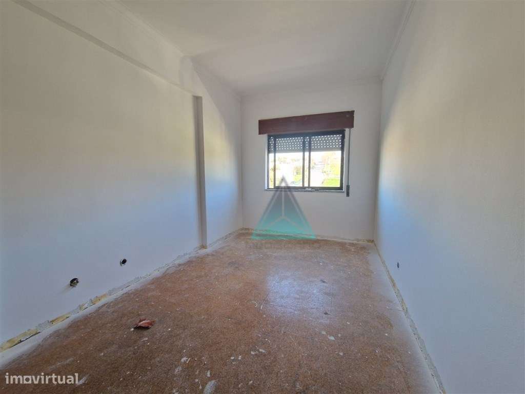 Apartamento SETÚBAL T3 Remodelado com BOAS ÁREAS - Grande imagem: 5/8