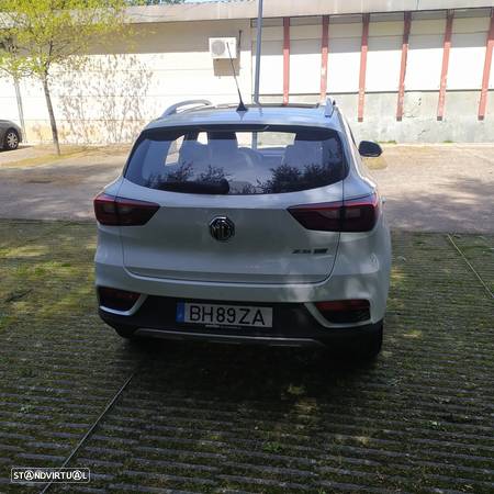 MG ZS 44.5 kWh Luxury - 4