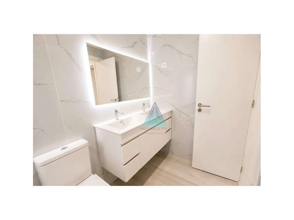 Fantástico Apartamento T4 Totalmente Remodelado | Pronto a Habitar-9