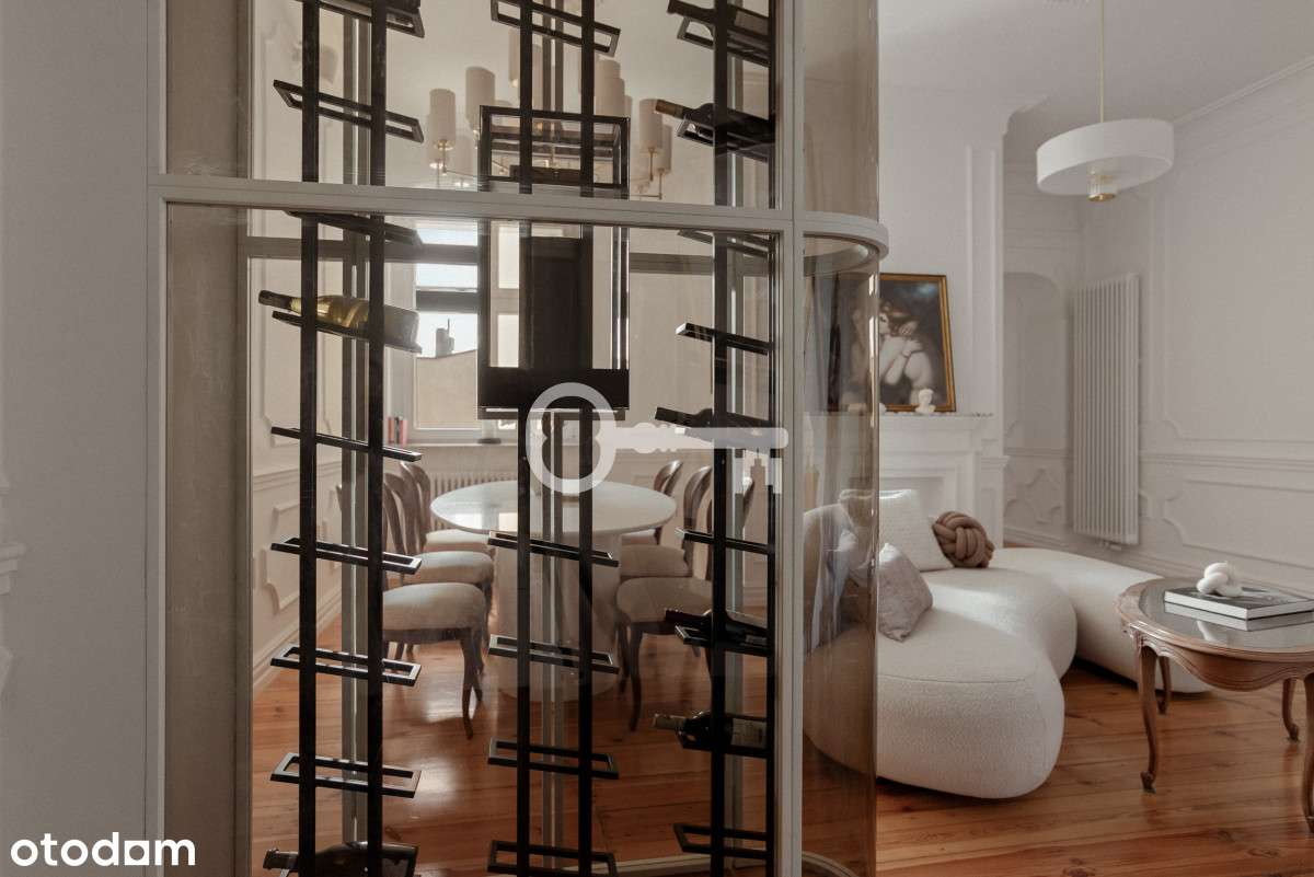 Paryski Szyk w Sercu Wildy | Marmur i Lity Dąb-9