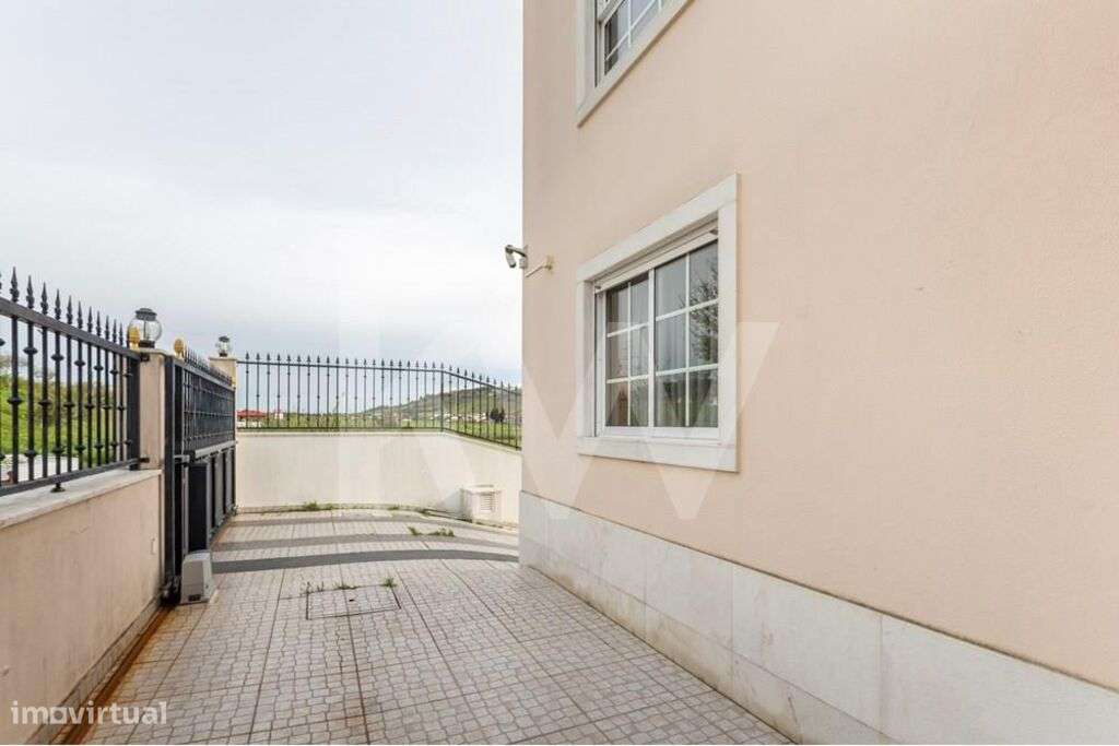 Moradia independente à venda em Quintanilho / Vialonga - Grande imagem: 4/58