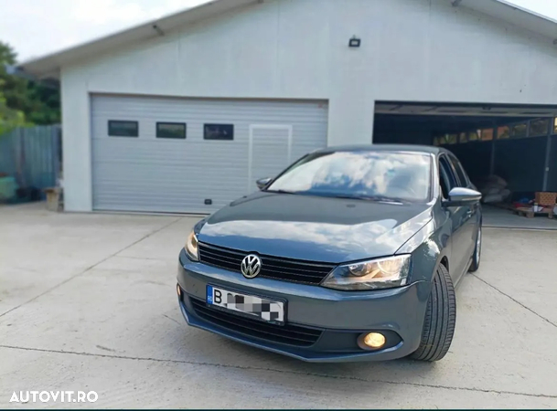 Volkswagen Jetta 1.2 TSI Comfortline - 1