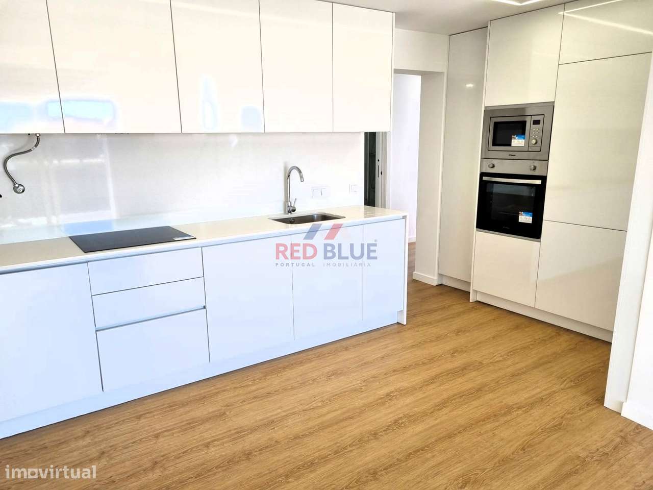 MORADIA, PRIMEIRA LINHA DE MAR, AVER-O-MAR, PÓVOA DE VARZIM - Grande imagem: 4/26