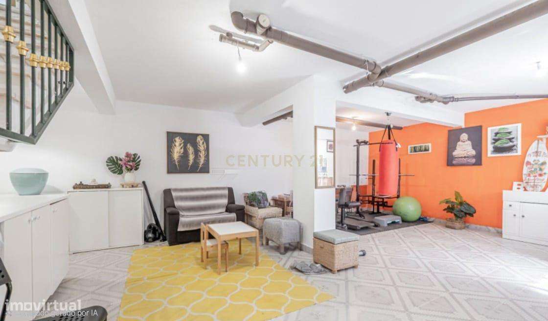 Moradia T4 na Charneca Caparica com Piscina na rua João de Deus a 5min-14