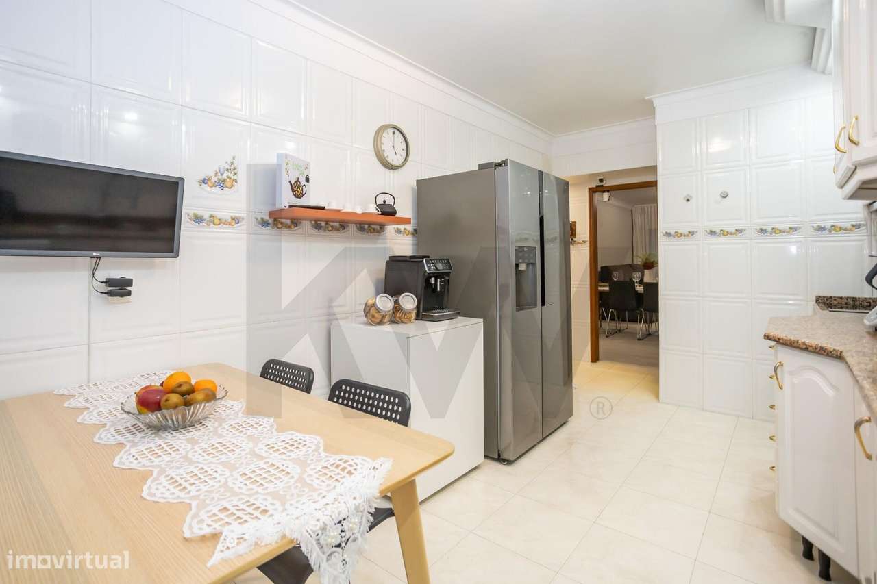 Apartamento T3 com varanda - Fidalguinhos - Barreiro-10