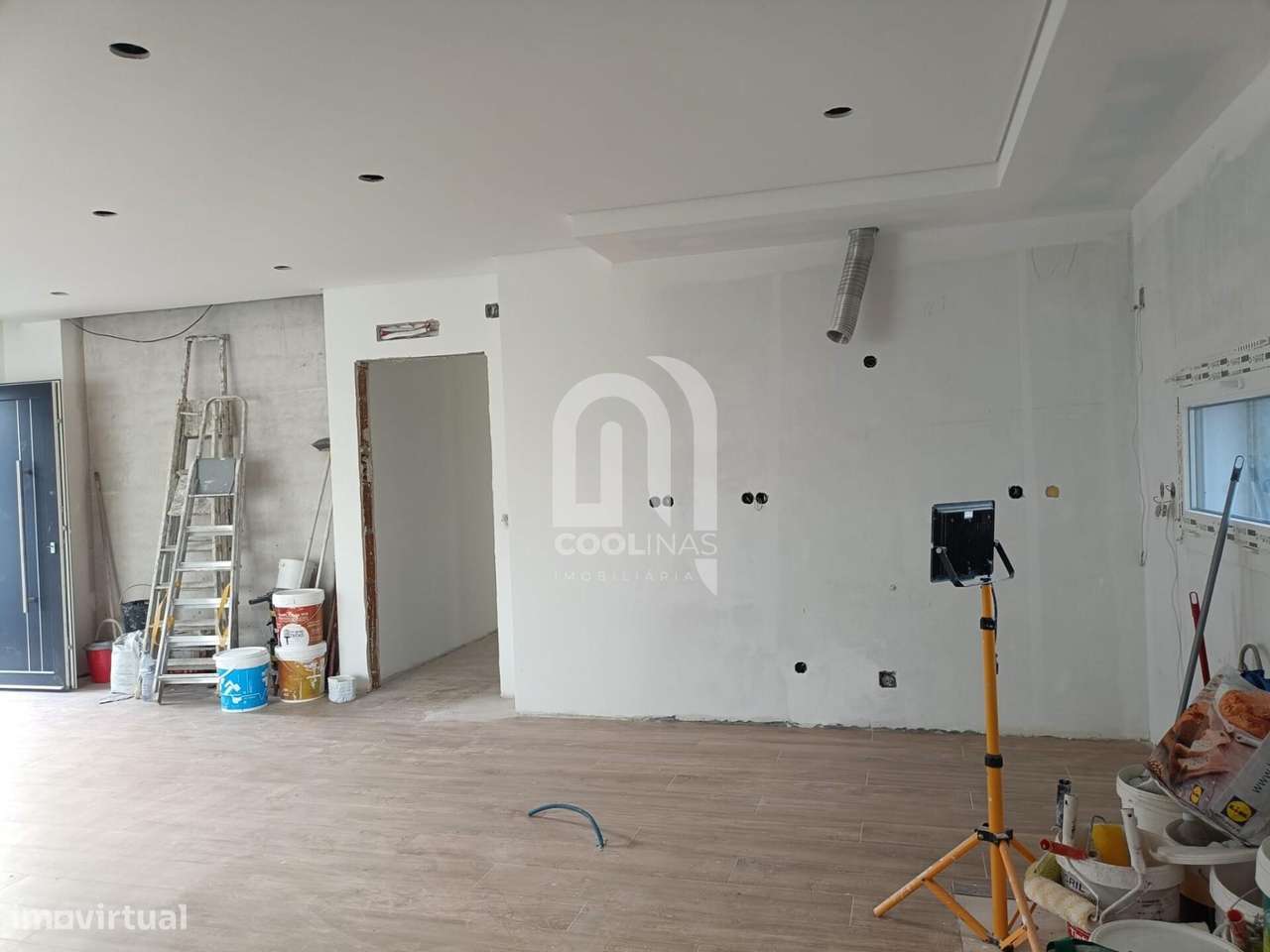 Fantástica Moradia Térrea T3+1 com Piscina de água salgada e aquecida.-8