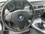 BMW Seria 3 320i - 8