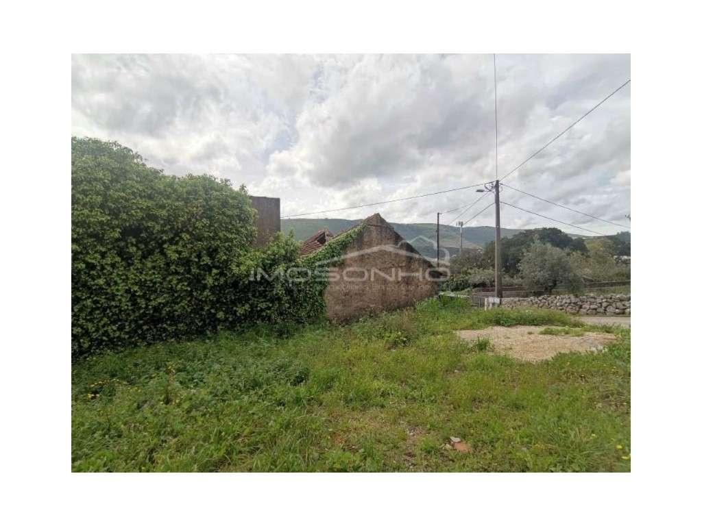 Vende-se Casa Antiga para reconstruir - Grande imagem: 4/22