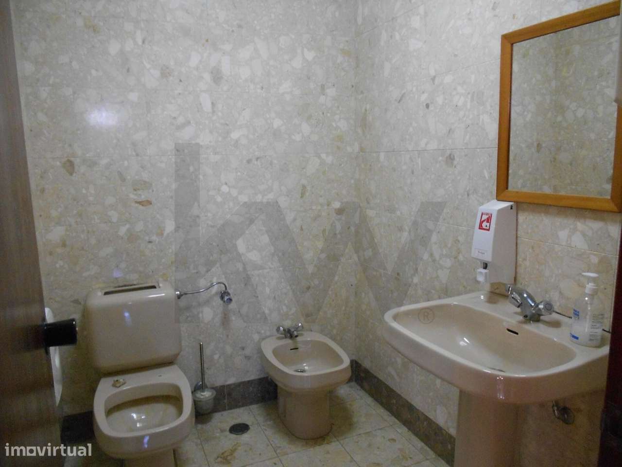 PARQUE  INDÚSTRIAL,  ESCRITÓRIOS e ARMAZÉNS em CONDOMINÍO FECHADO  Pri-54