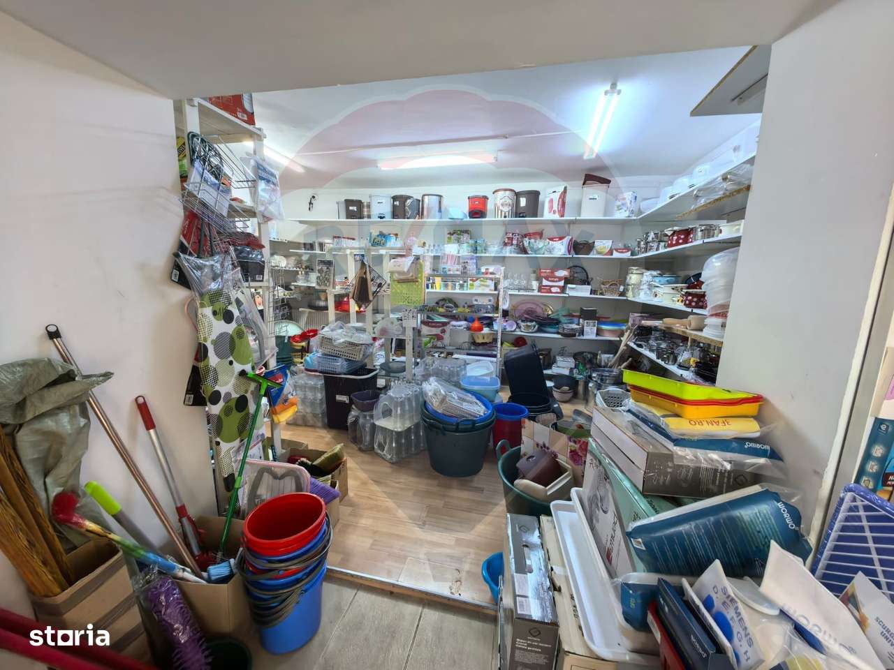 Afacere de vanzare sau de inchiriat + Spatiu in centrul orasului - Imagine principală: 3/11