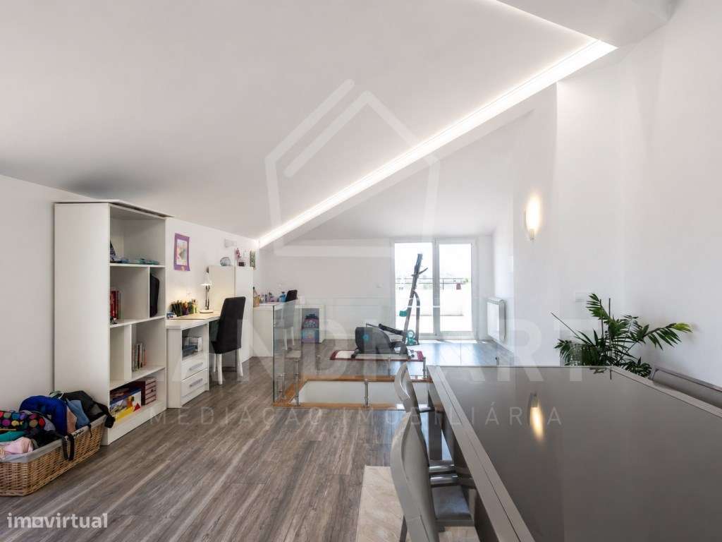 Apartamento T3 Duplex, Centro de Turquel-53
