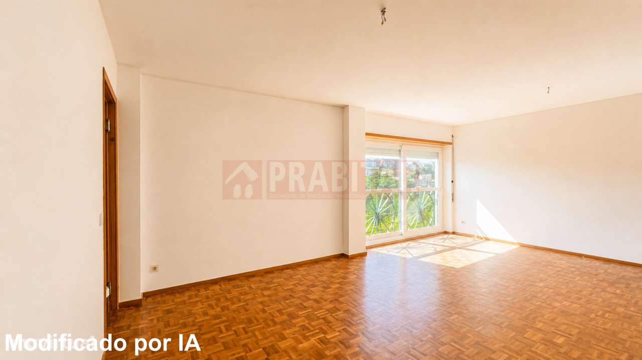 Apartamento T4 com garagem na Quinta D. João-1