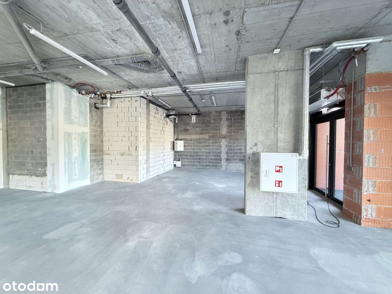 Lokal usługowy 150 m² przy Rondzie Daszyńskiego - Pełny obrazek: 4/6