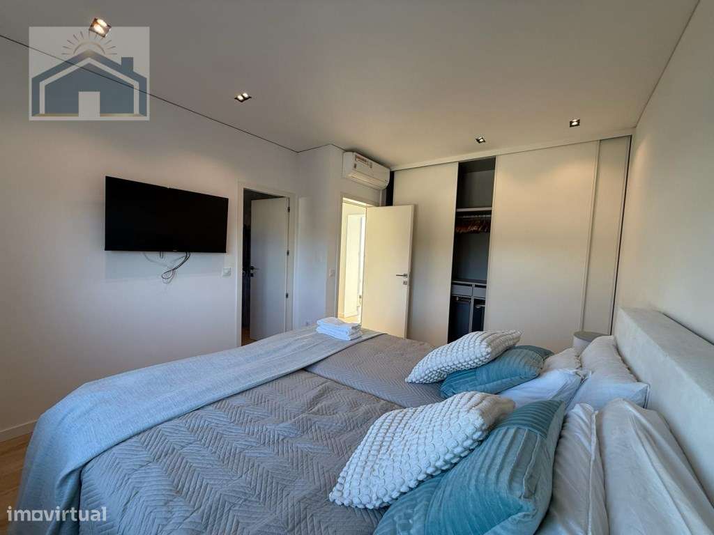Moradia de Luxo Exclusiva em Apúlia-21