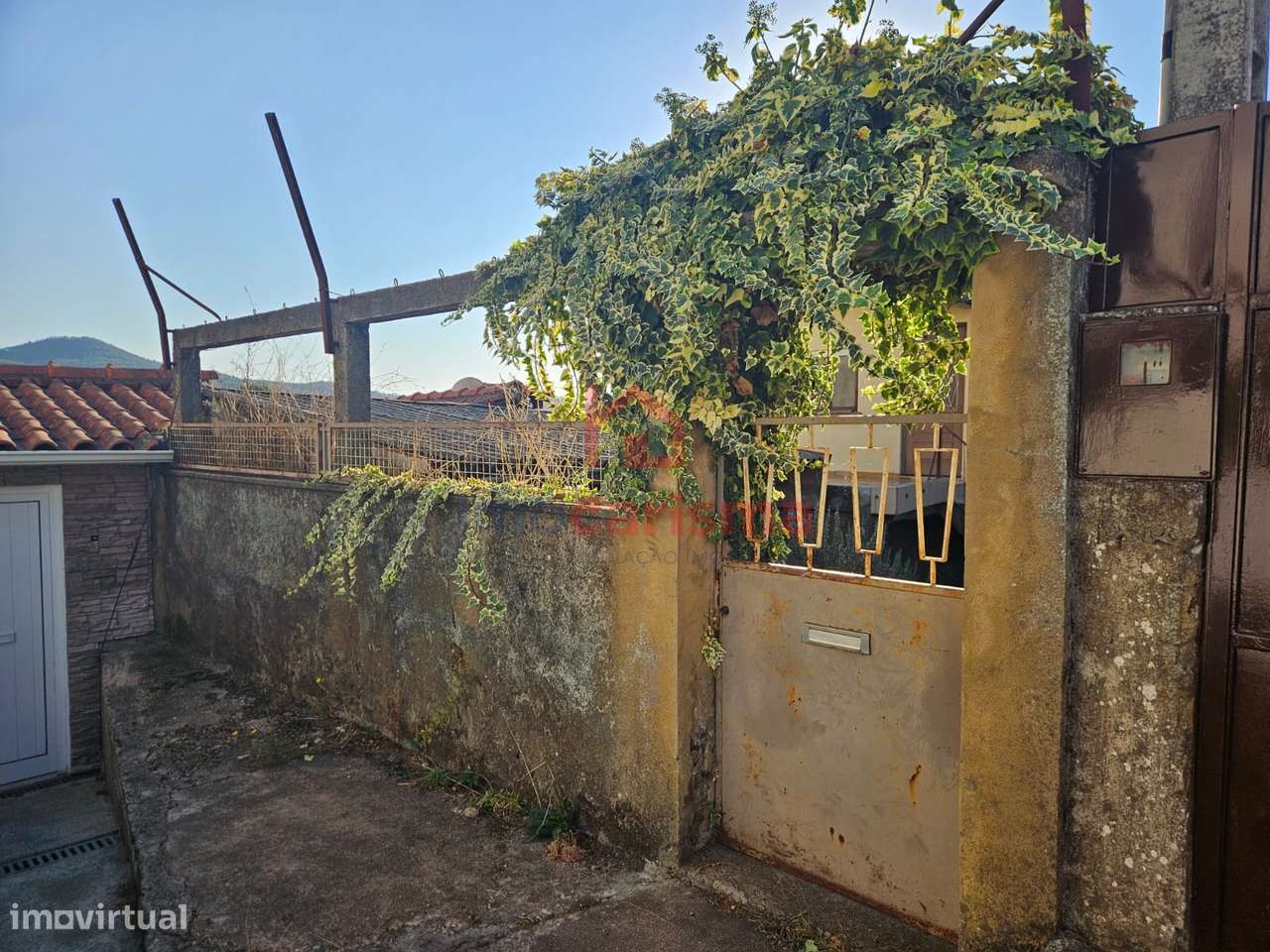 Moradia T2 para Restauro em Agrela, Santo Tirso - Grande imagem: 4/37