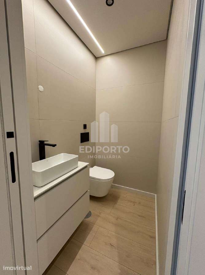 Exclusivo T4 de Luxo com Varanda de 48m² – S. Cosme, Gondomar-16