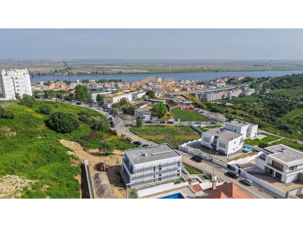 Magnífica Moradia Nova 560 m2- Vila Franca de Xira-4