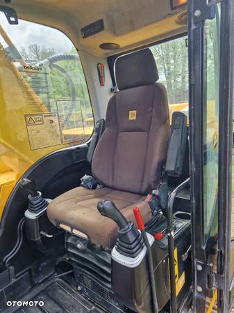 JCB JS220LC - 8