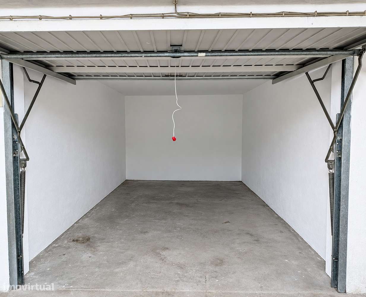 GARAGEM À VENDA NO CENTRO DA FIGUEIRA DA FOZ (GARAGEM C)-0