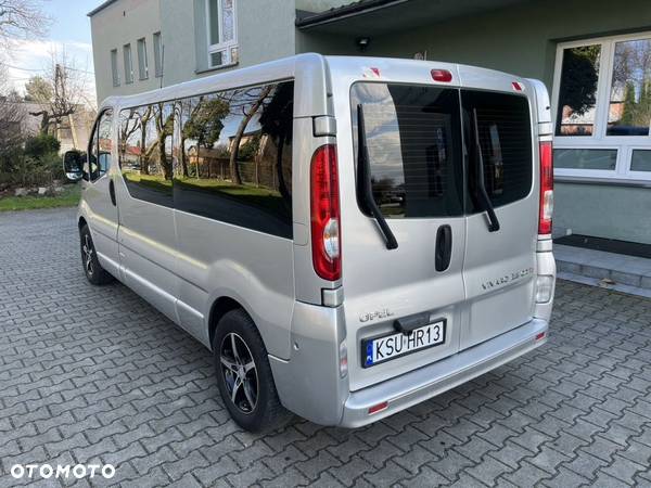 Opel Vivaro 2.5 CDTI L2H1 - 11