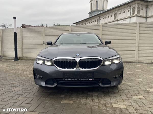 BMW Seria 3 320d Aut. Sport Line - 4