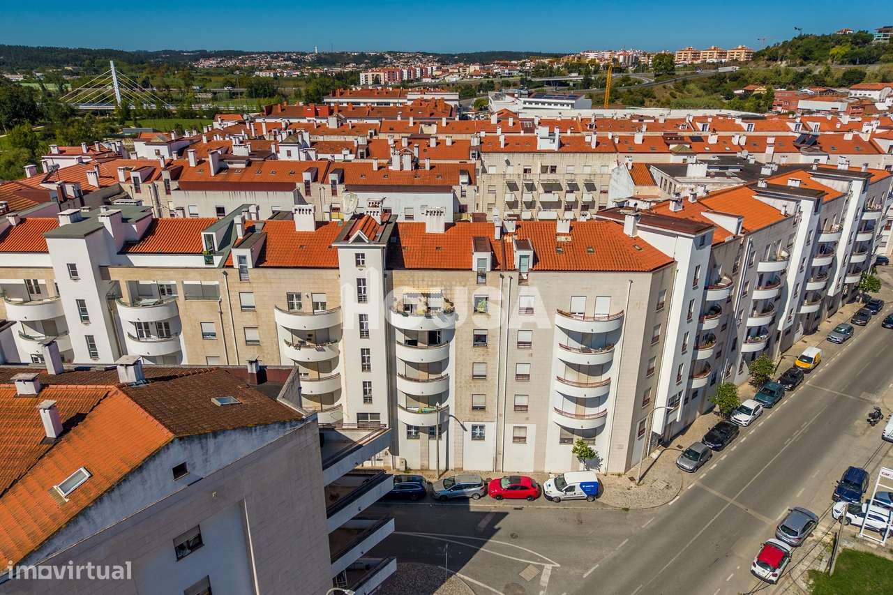 Apartamento T3 com Sótão, Garagem e Terraço – Nova Leiria-52
