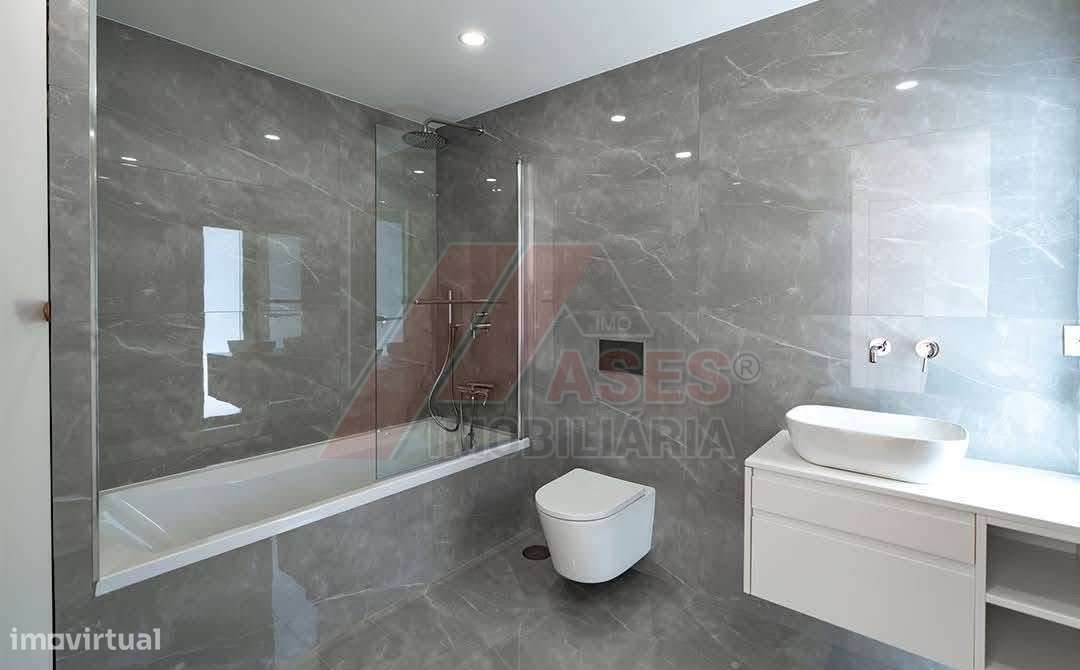 MORADIA EM BANDA T3 EM CONSTRUÇÃO!-12