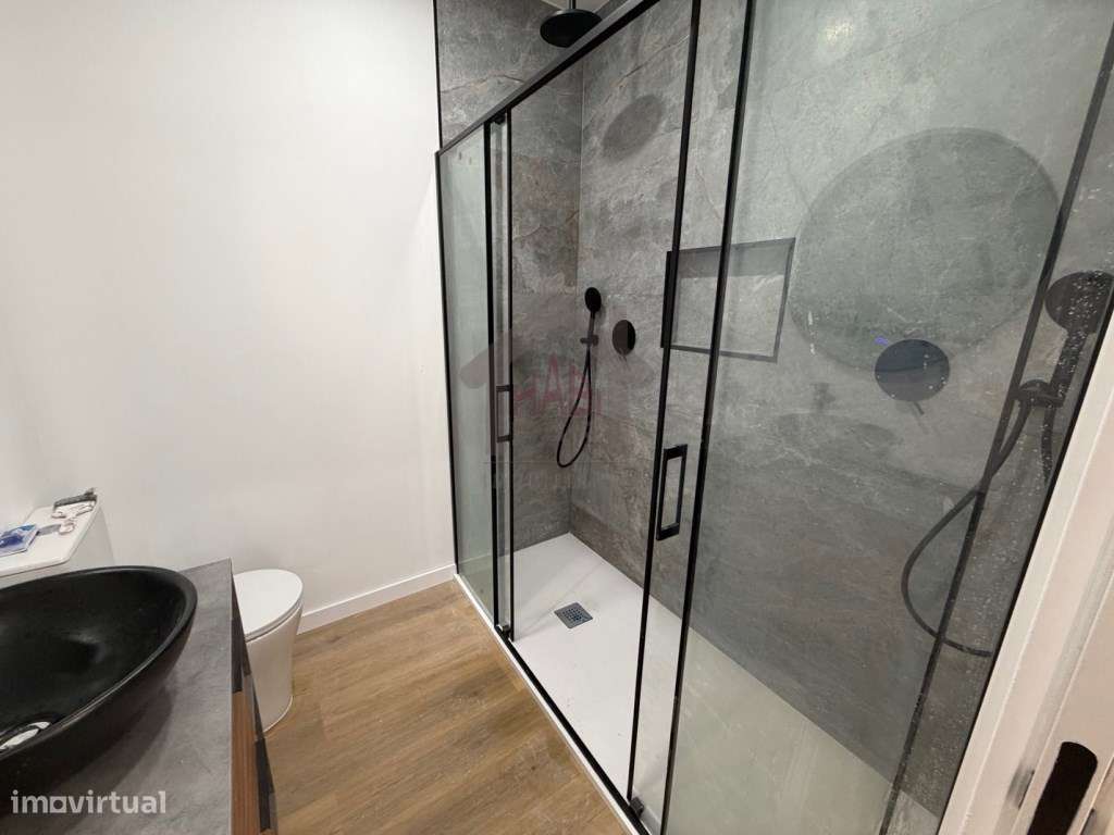 Excelente Moradia T3+1 Centro de Benavente-12