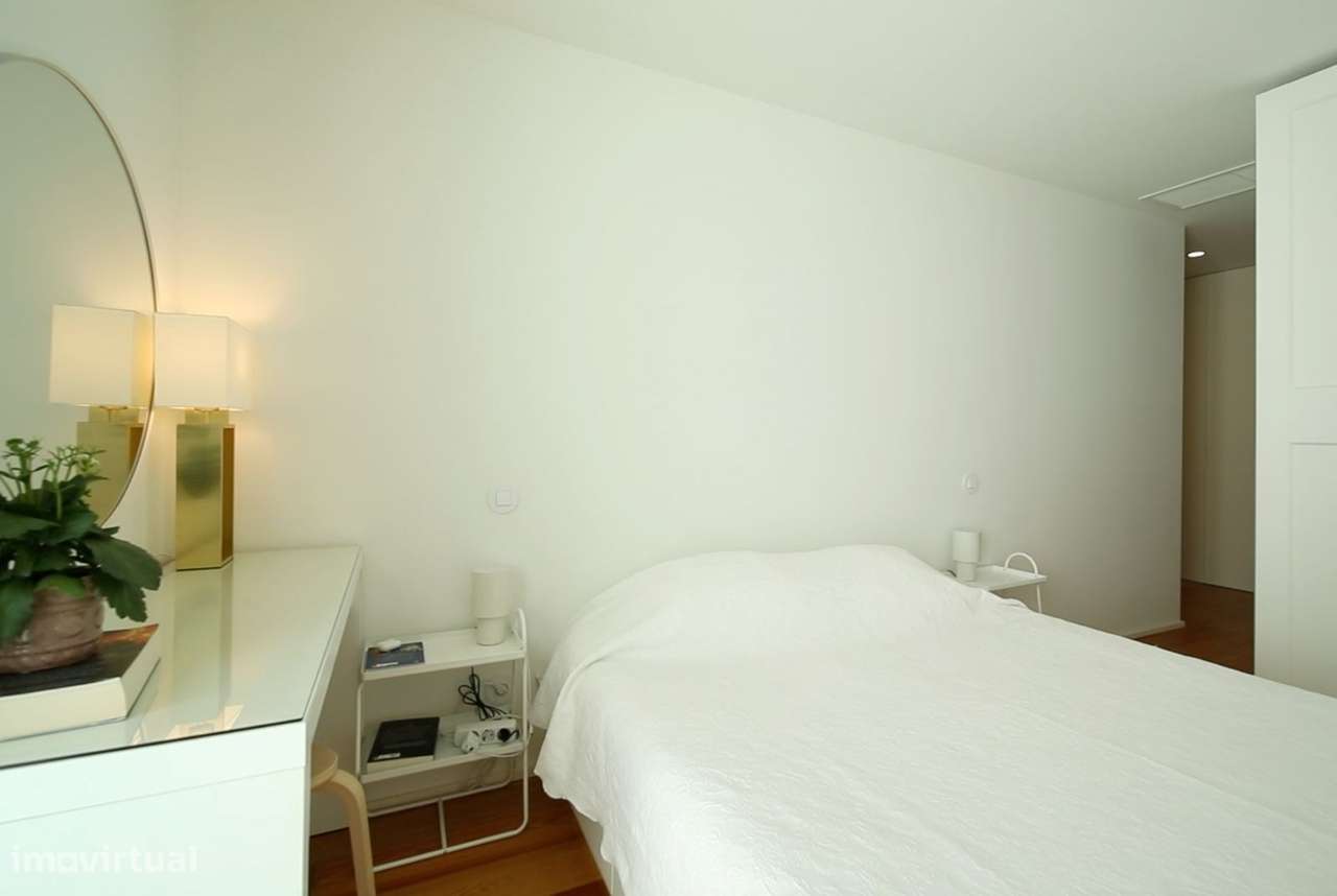 Apartamento T3 de Excelência em Matosinhos, terraço de 40 m² e lugar d-24