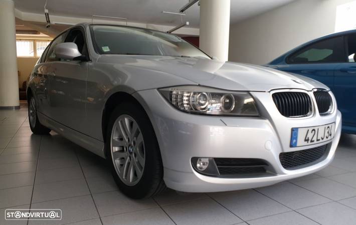 BMW 318 d LifeStyle - 3