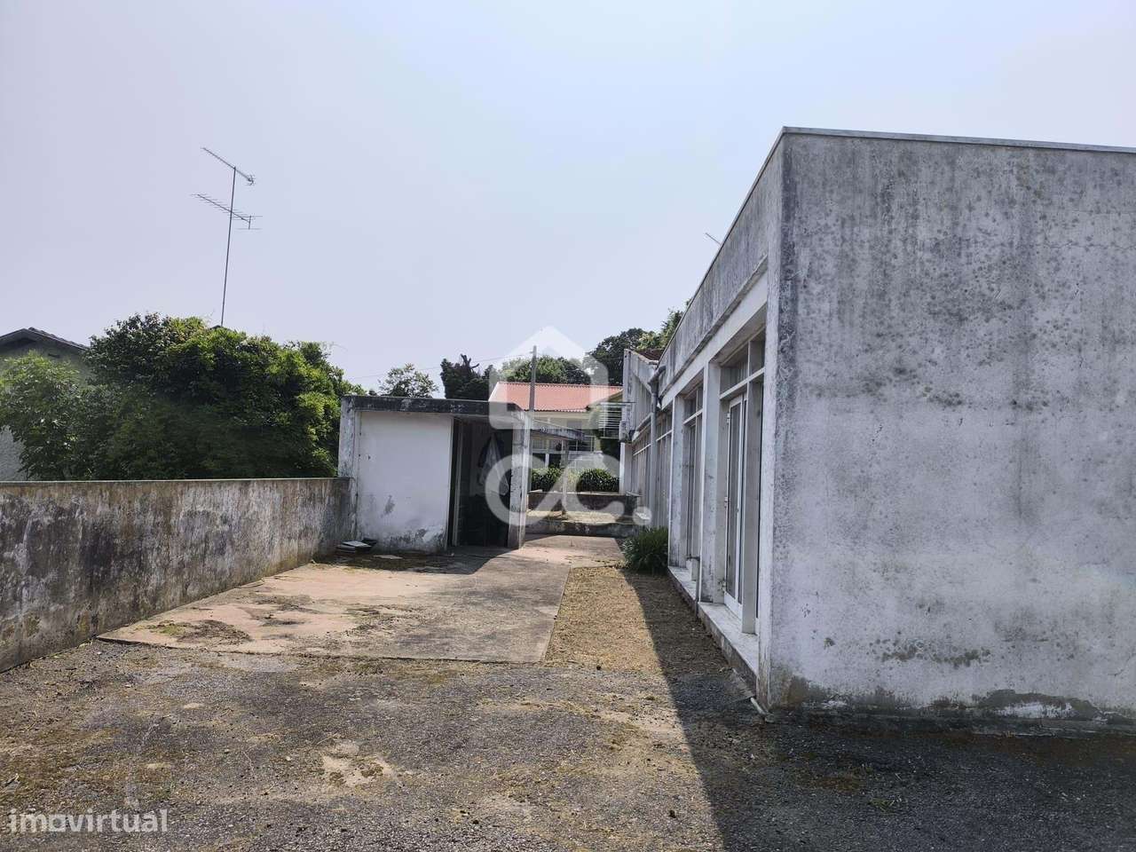 Imóvel afeto a serviços em Lordelo - Grande imagem: 5/47