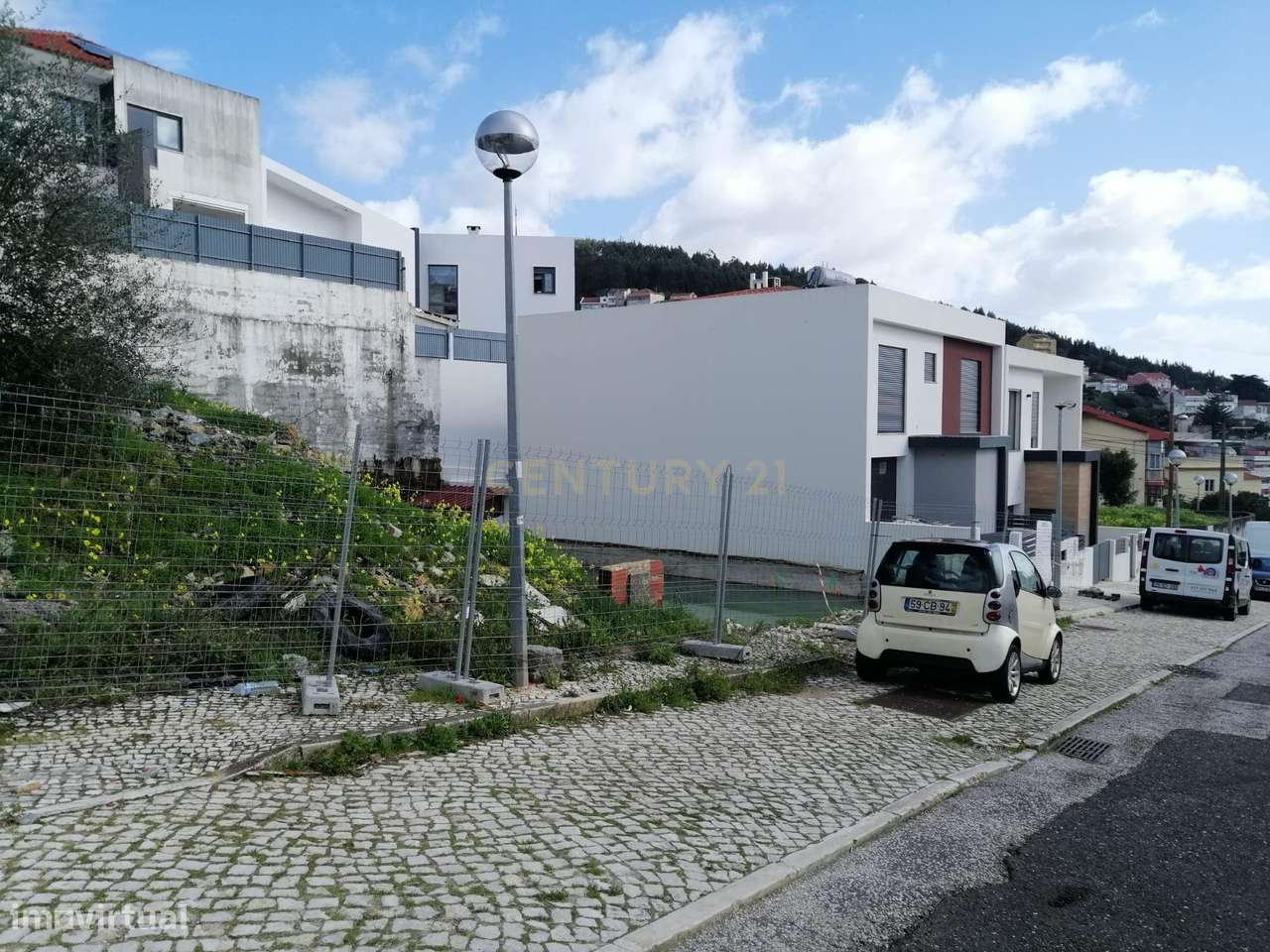 Terreno em Caneças, Rua José Ferreira Roriz, com moradia T3 em constru - Grande imagem: 3/18