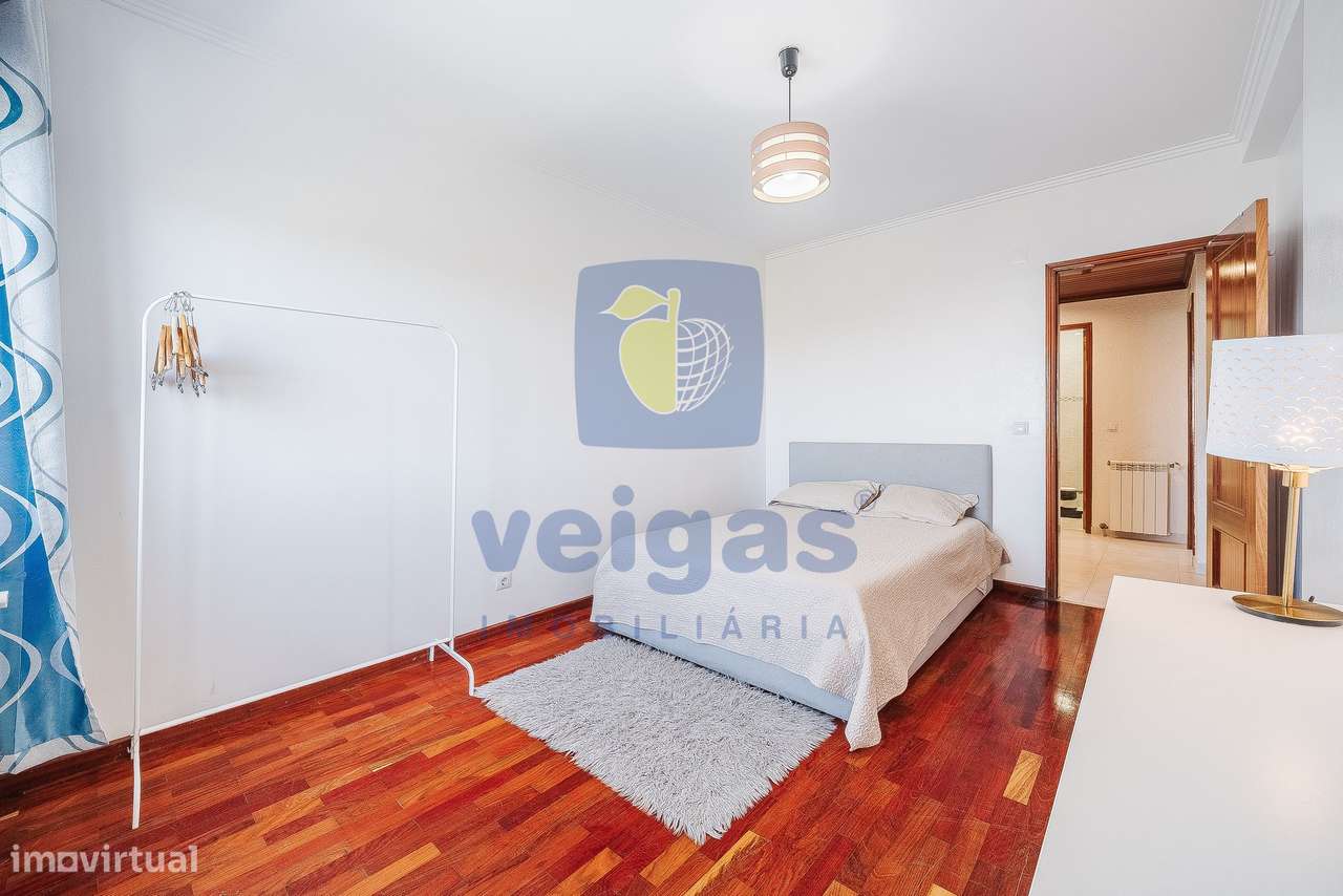 Apartamento T2 como novo, equipado e mobilado em Fitares-13