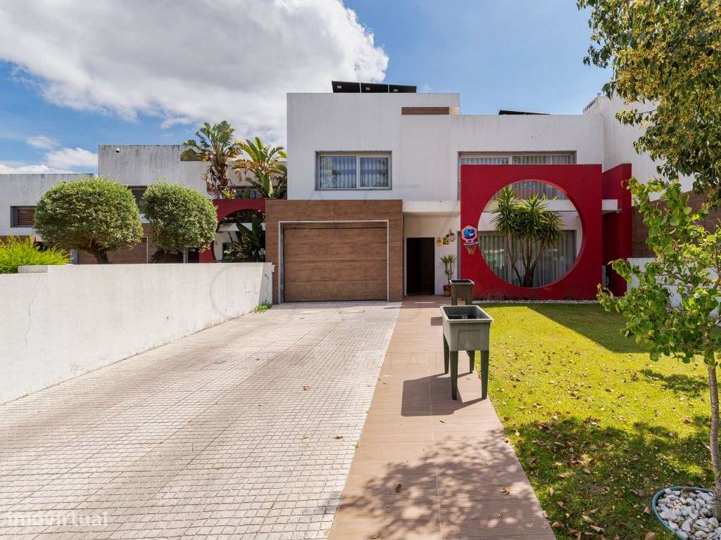 Exclusiva Moradia T4 com garagem, piscina e jacuzzi, rodeada por na...-27