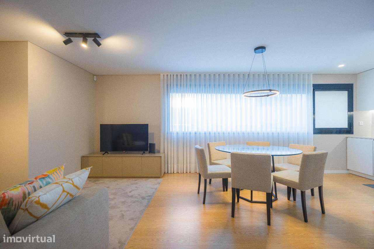 T1 Moderno e Luminoso com Metro Próximo e Acesso Rápido à Praia...-0