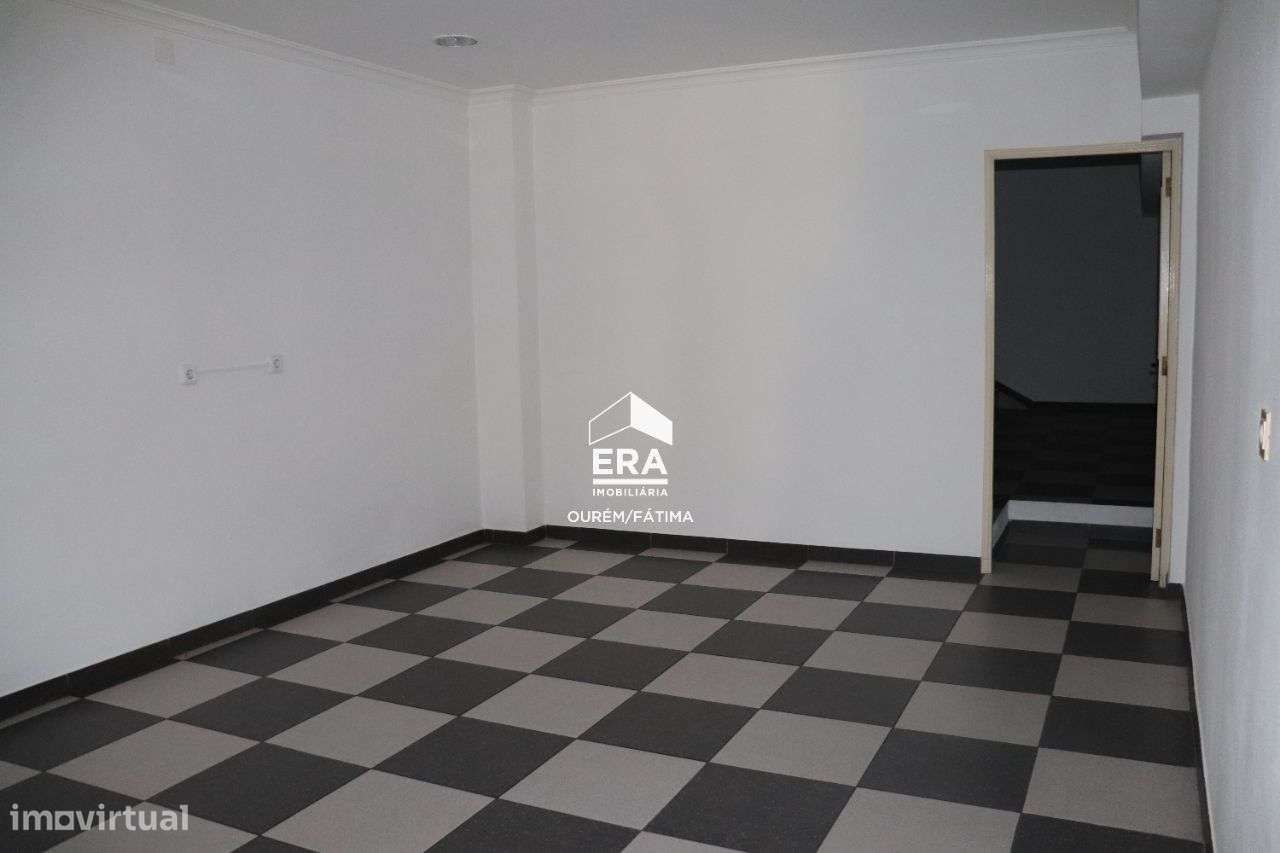 Loja no Centro de Ourém - Grande imagem: 2/3