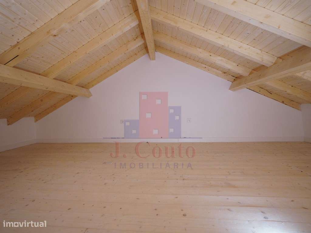 MORADIA T2 com quintal em Caldas da Rainha-15