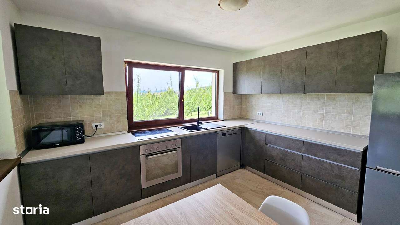 Vila noua-Sanpetru Dealul Lempes, zona verde si linistita - Imagine principală: 5/17