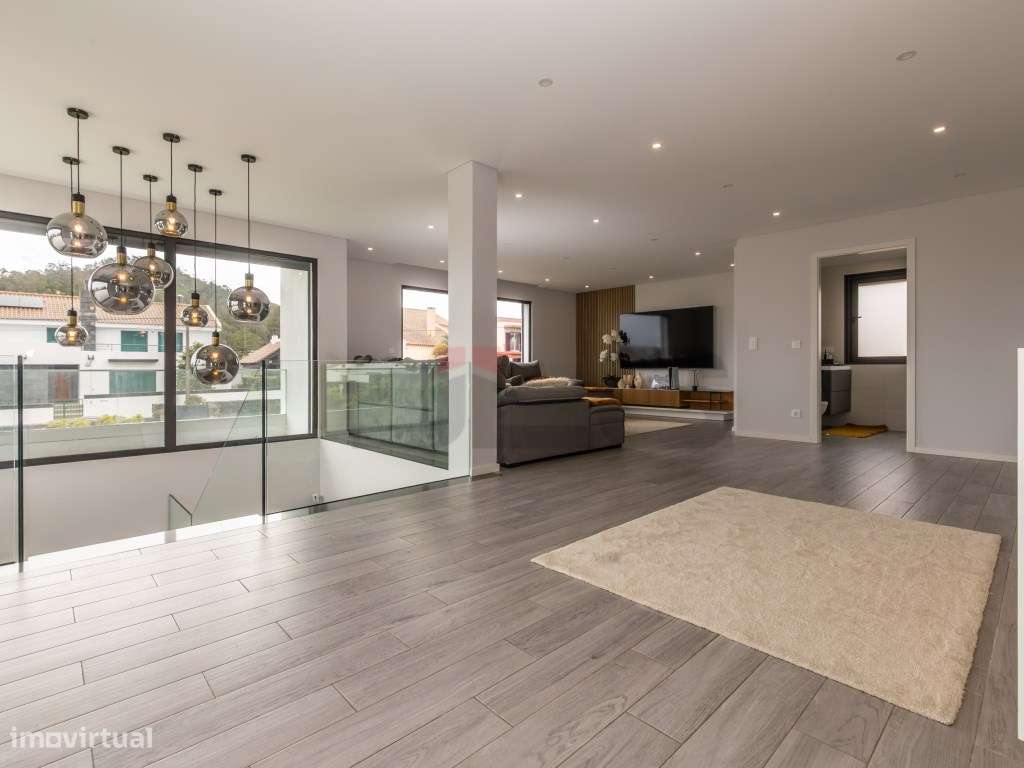 Refúgio Moderno com Vista e Design no Pico da Pedra, Ilha de São Mi...-9