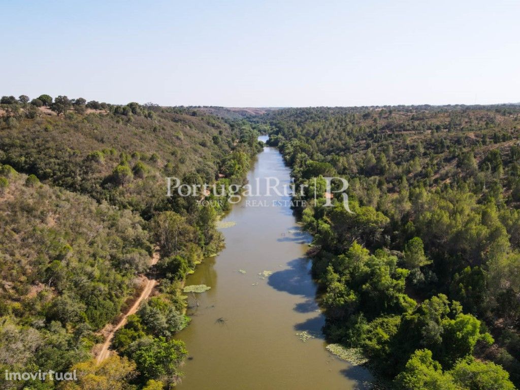 Herdade com 134 hectares em Beja