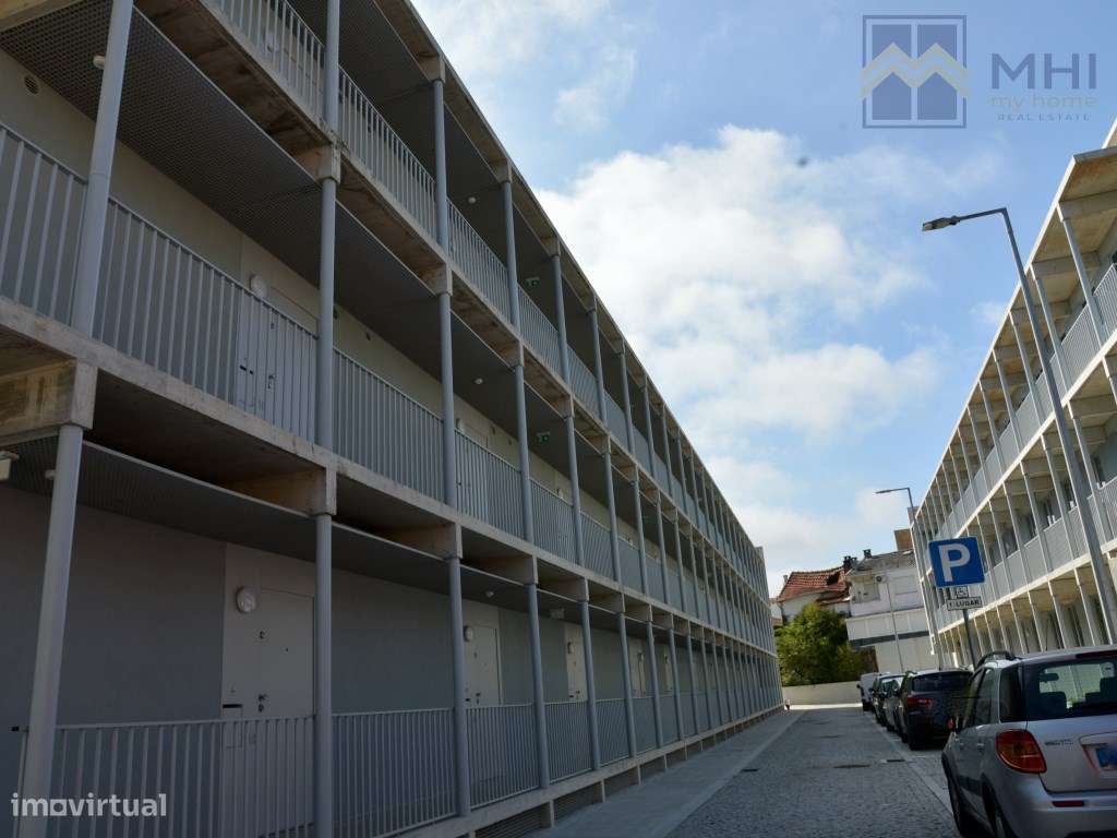 T0 +1 Novo com Varanda e Garagem e excelentes vista à Rua do Bonjar...-39