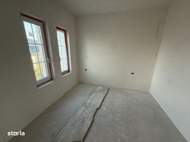 1/2 Duplex, 5 camere, 2 bai, camera tehnica, 119mp, 300mpT , Giarmata!-5