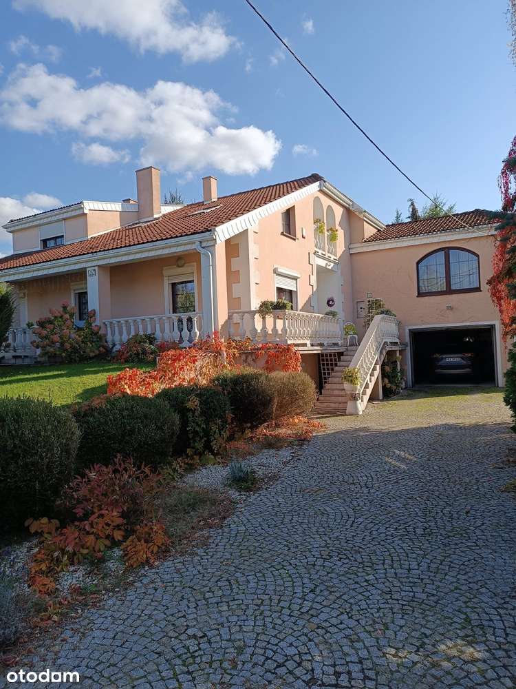 Dom o powierzchni 240m2, działka 1700m2, Wolica