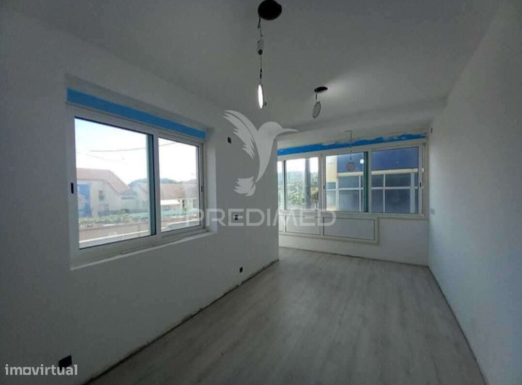 Apartamento T4 no Laranjeiro, Almada-6