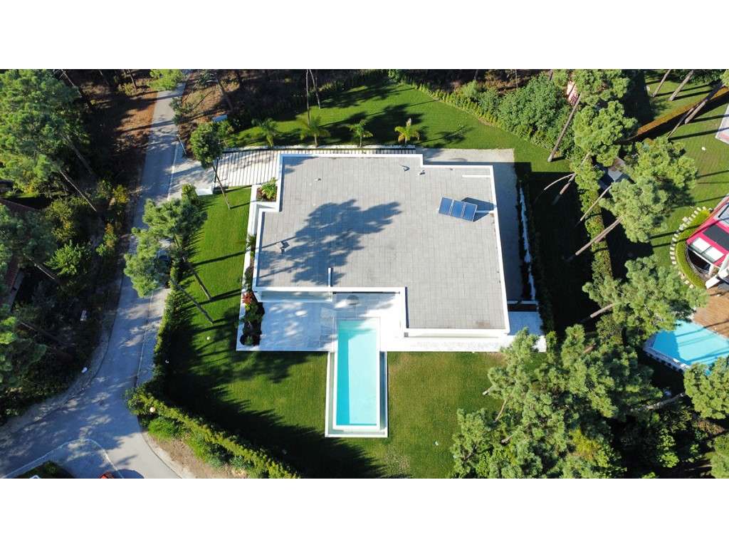 Moradia T6 na Herdade da Aroeira com Jardim e Piscina Privada - Grande imagem: 3/60