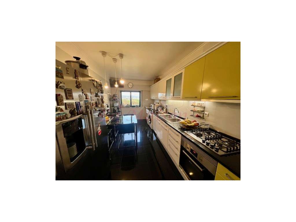 Apartamento T4 no Infantado-17