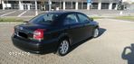 Toyota Avensis 2.0 D-4D Sol - 10