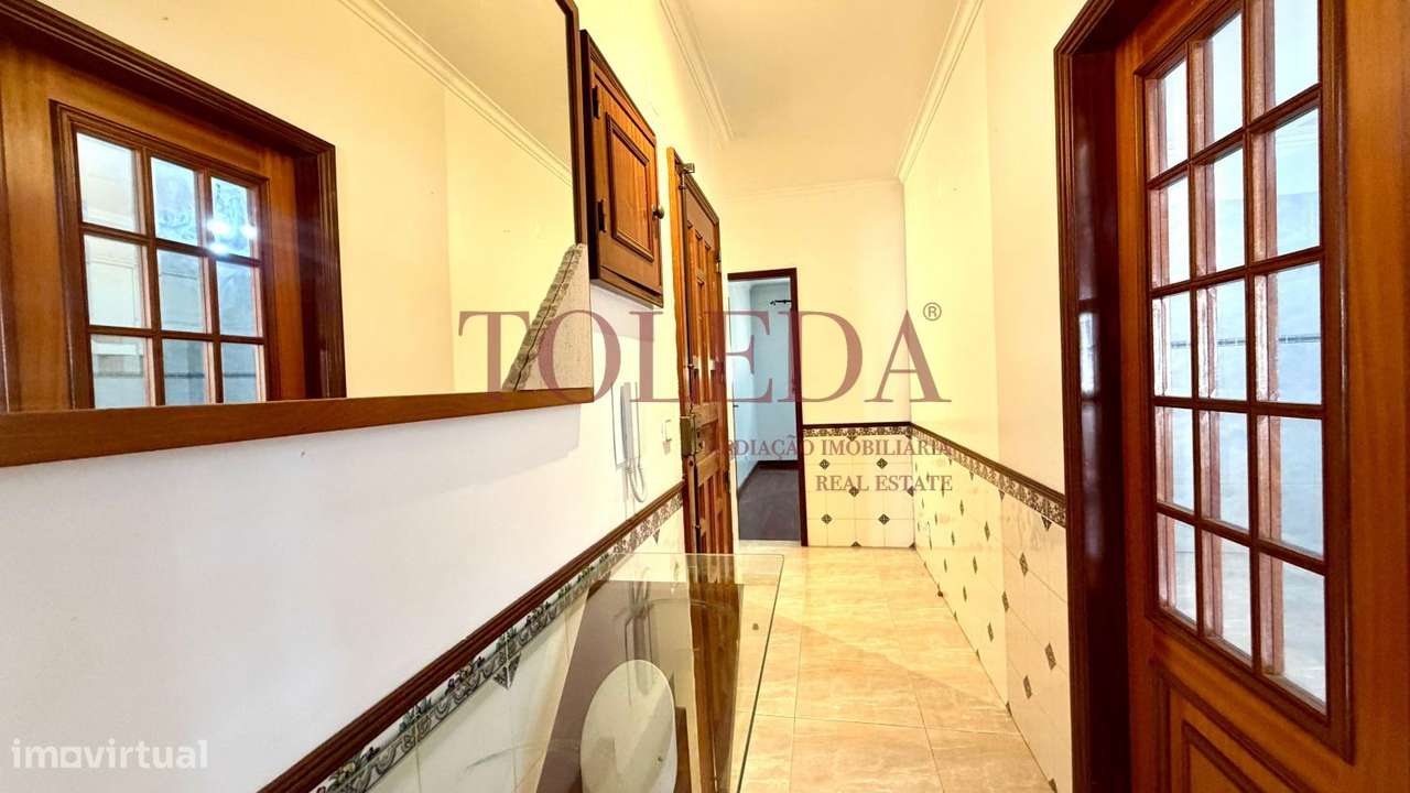 T2 Boas Áreas próximo da estação Mercês-7